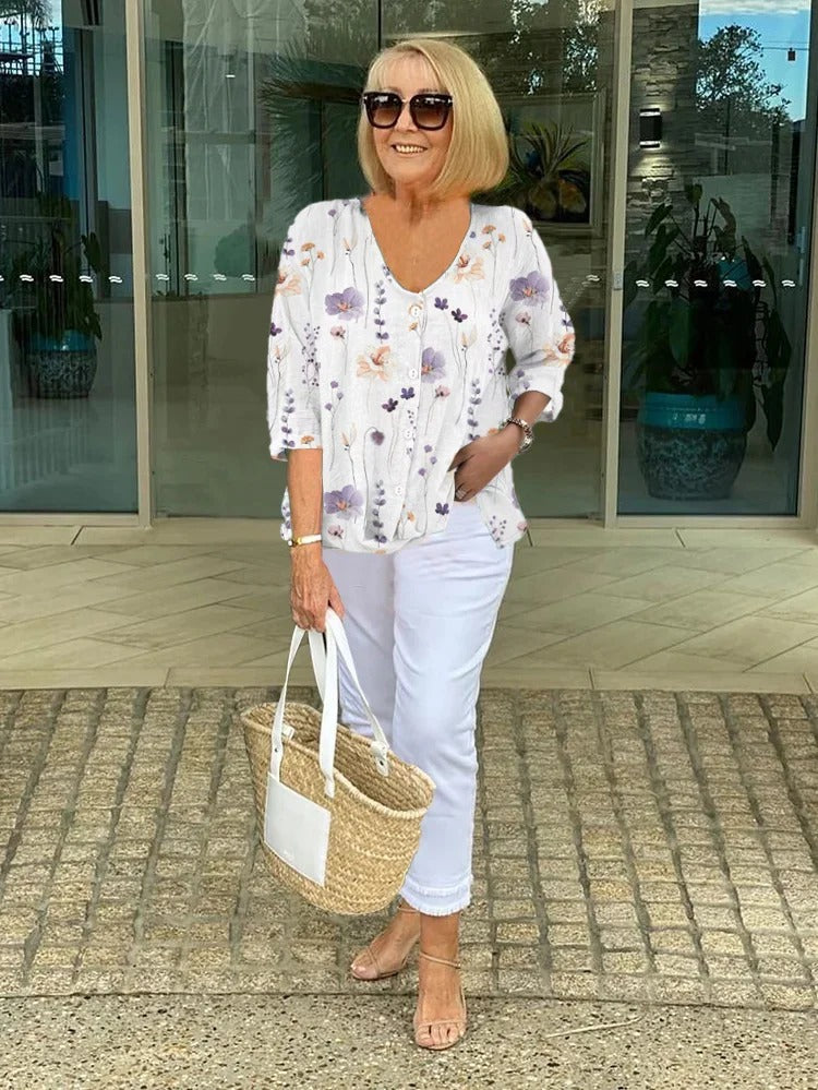 FLORAL BUTTON-UP BLOUSE WITH RELAXED FEMININE FIT