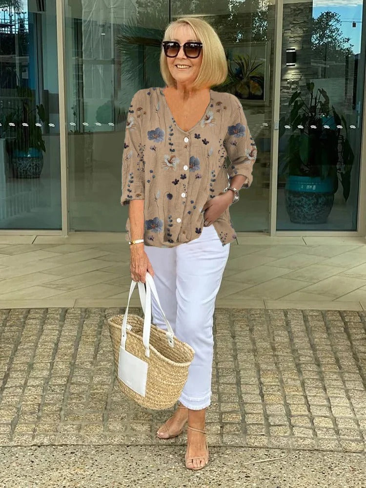 FLORAL BUTTON-UP BLOUSE WITH RELAXED FEMININE FIT
