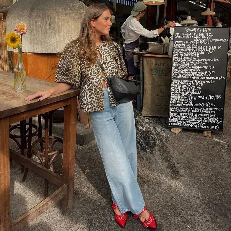 Chic Leopard Print Blouse with Puff Sleeves